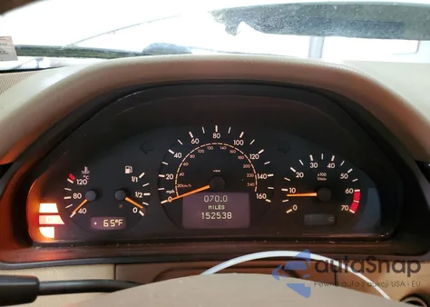 2002 Mercedes-Benz E 320 4Matic из США, поврежденный, VIN WDBJF82J02X065334